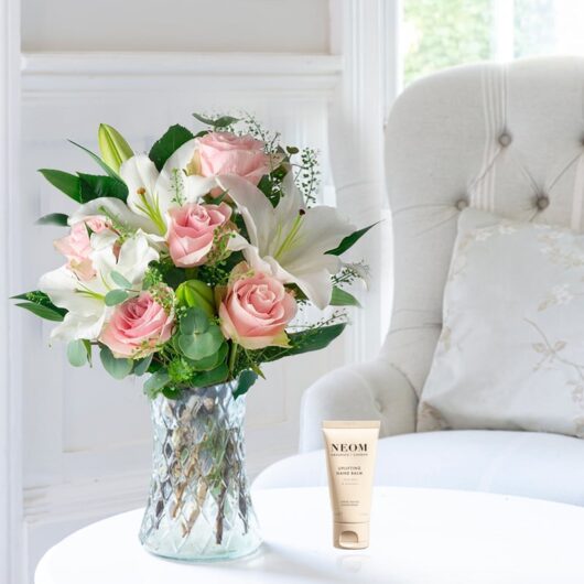 Simply Pink Rose & Lily & Neom Handbalm